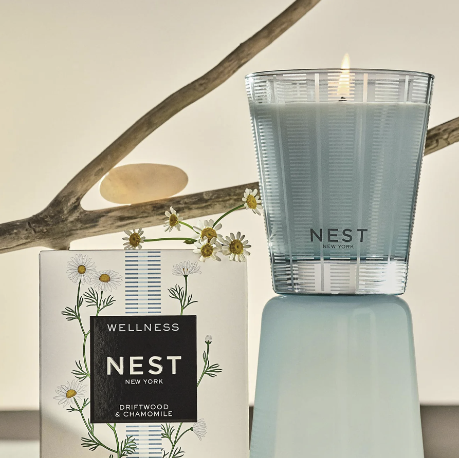 Nest 8.1 oz Driftwood & Chamomile Candle